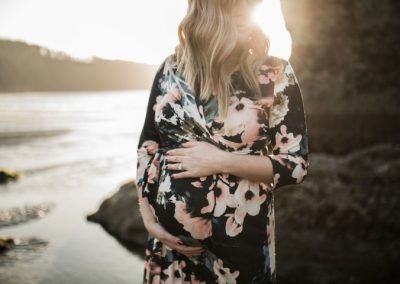 Maternity Photoshoot by Stephanie Gray Photography Freshwater Bay Washington